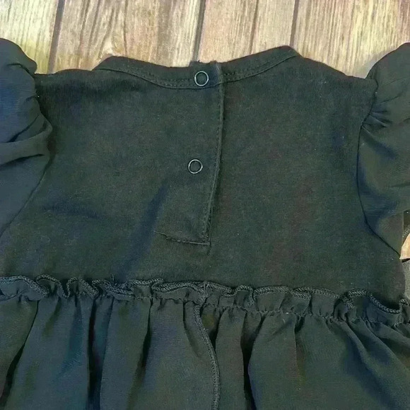 Stephan Baby 3-6 month “Little Black Dress” with pearl detail and tights. - Picture 8 of 8